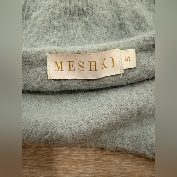 Meshki Katria Fluffy Crop Top Size Small - Picture 3 of 3